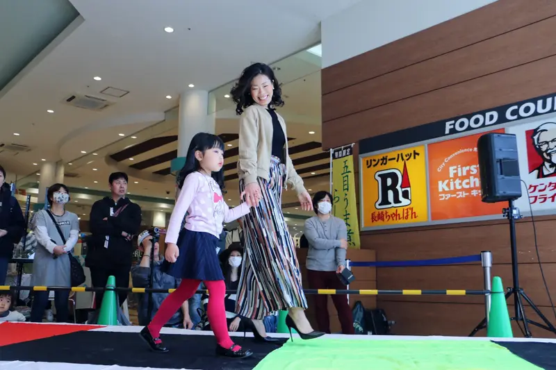 ミスターマックス町田多摩境店内フシギヤ主催『キッズファッションショー』 2018 イベント様子