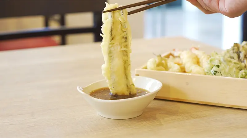 天丼ランチと天ぷら呑みができる『天ぷらバル慶』が駅近オープン