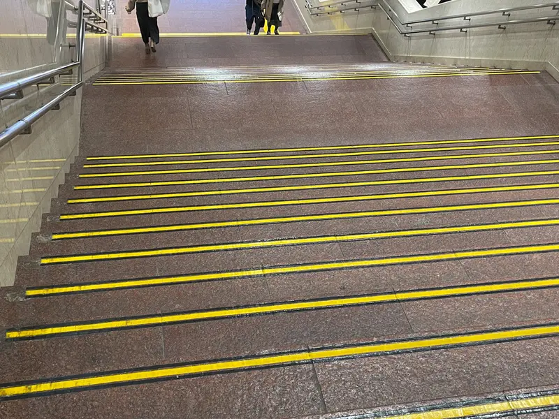 八王子駅階段