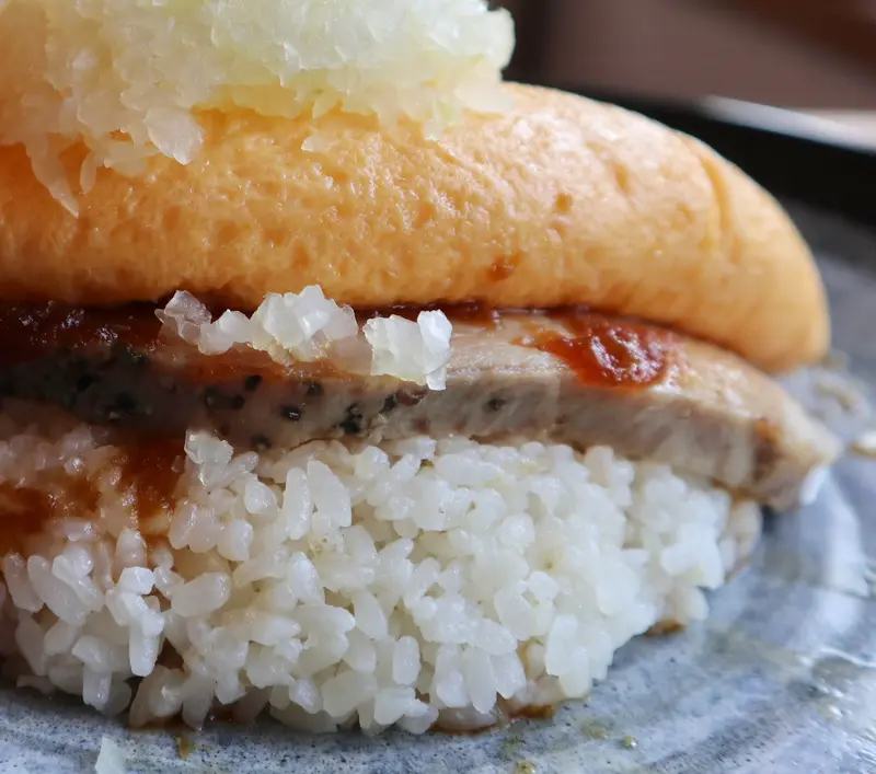 八王子ローストポーク丼の店　ふわとろハロポー丼(アップ)