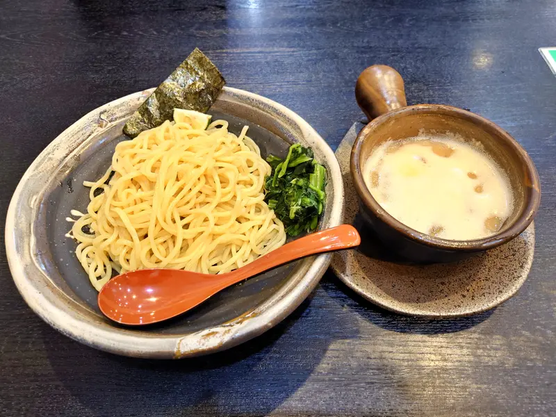 鶏白湯専門店つけ麺まるや_鶏白湯_極み！塩つけ麺_スープ