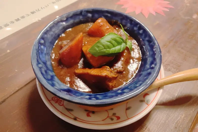 ふぁみりー_おつまみカレー