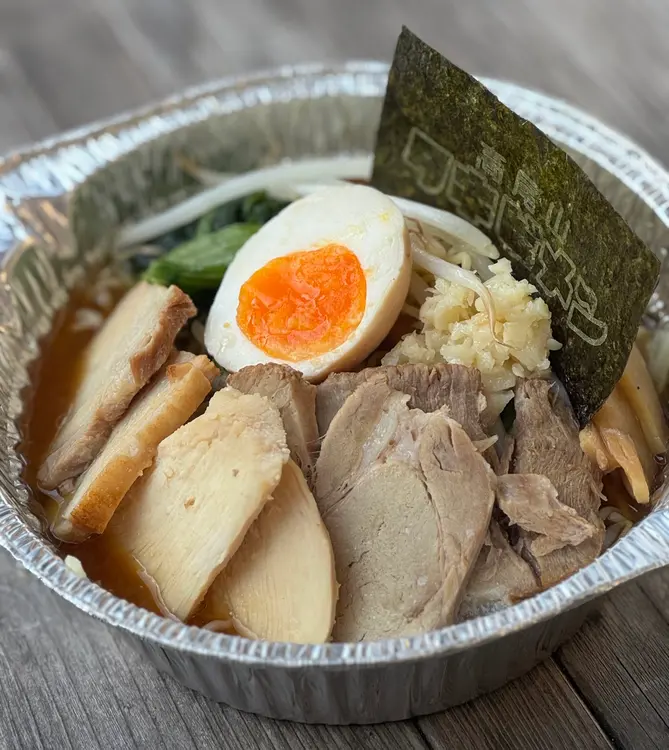 タキビメン　トリプルチャーシュー麺〜にんにくマシマシ！〜