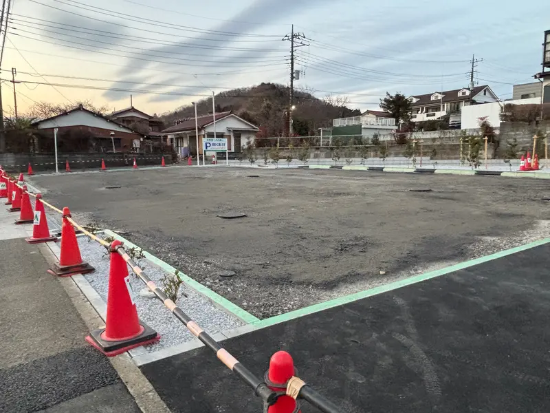 セブン-イレブン八王子上川町店オープン_駐車場