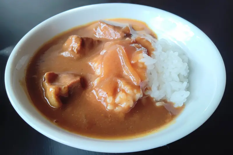 ラーメンhanabi_ラーメンの出汁で作った甘口カレーライス