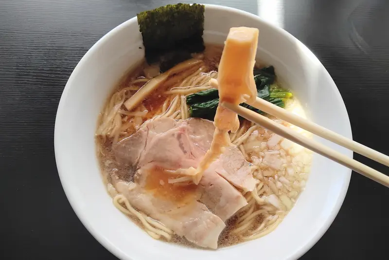 ラーメンhanabi_一般的なメンマより柔らかい食感の穂先メンマ