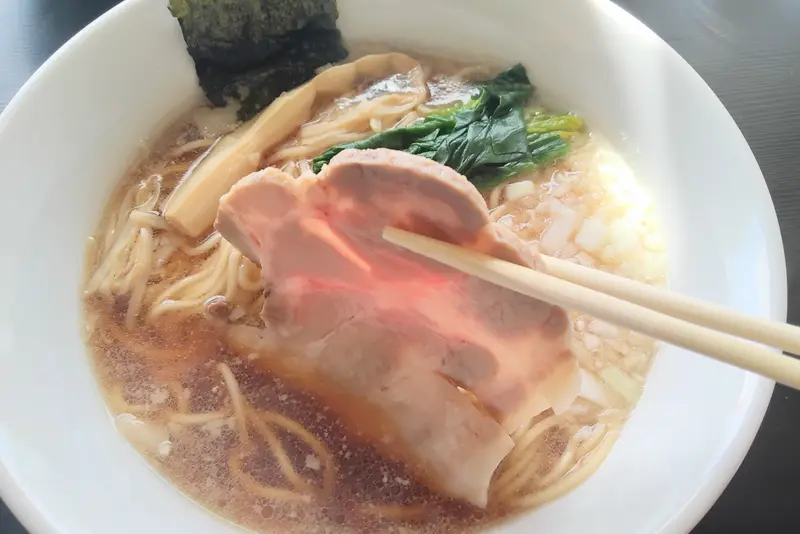 ラーメンhanabi_1枚が大きくて食べ応えのある山縣豚のチャーシュー