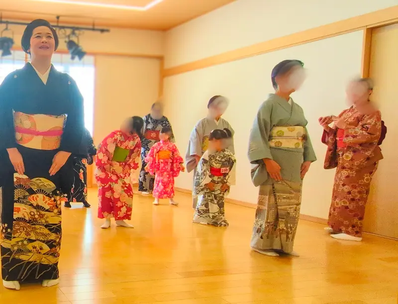 花柳菊小太郎先生に習う『伝統文化こども日本舞踊教室』
