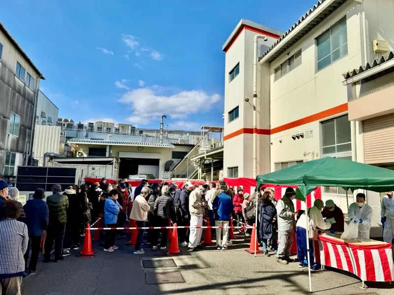 ワタナベ食品 販売中行列