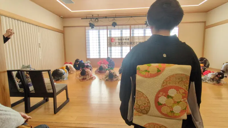 花柳菊小太郎先生に習う『伝統文化こども日本舞踊教室』