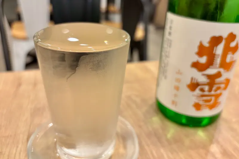 泉龍_こぼれる日本酒