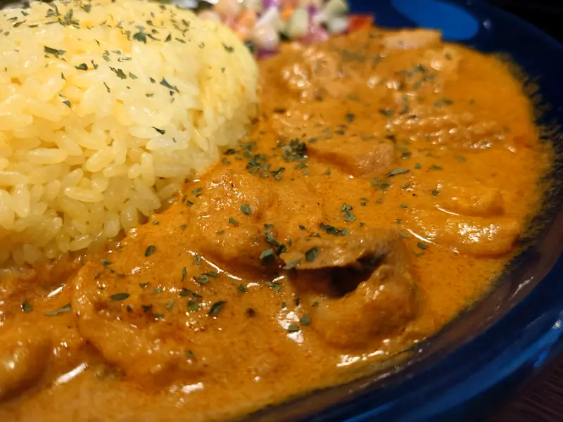 CURRY LOUNGE ハーフ&ハーフ_あいがけカレー_シーフードカレー_サグチキンカレー