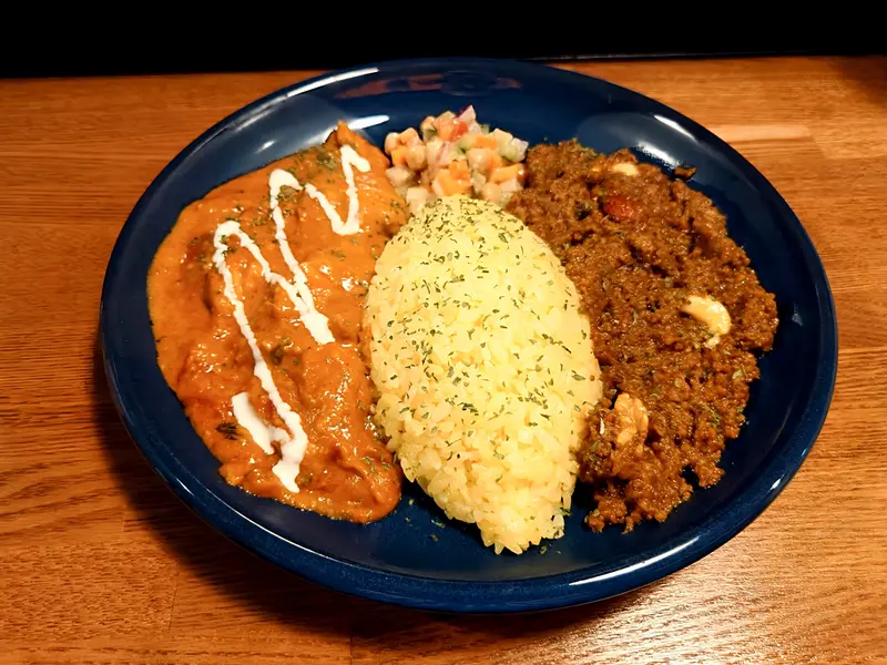 CURRY LOUNGE ハーフ&ハーフ_あいがけカレー_バターチキンカレー_ナッツキーマカレー