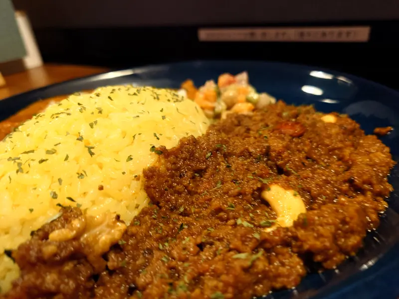 CURRY LOUNGE ハーフ&ハーフ_あいがけカレー_バターチキンカレー_ナッツキーマカレー