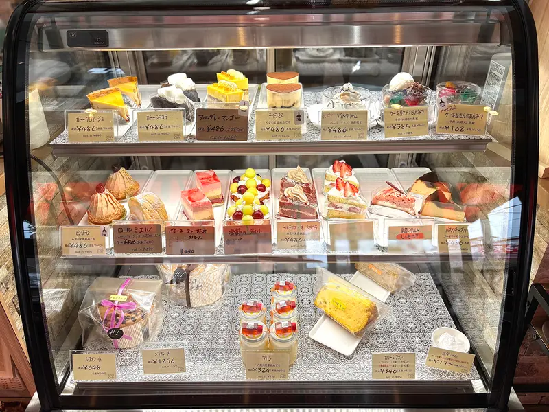 ハチウェルラボカフェ_ケーキ