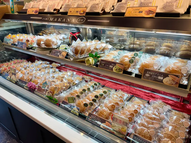 どら焼きまかな　店頭に並んだ商品