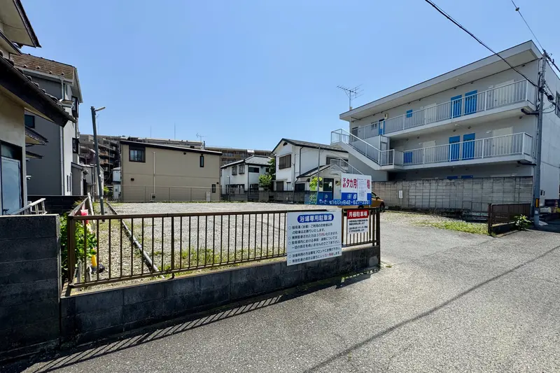 稲荷湯 駐車場