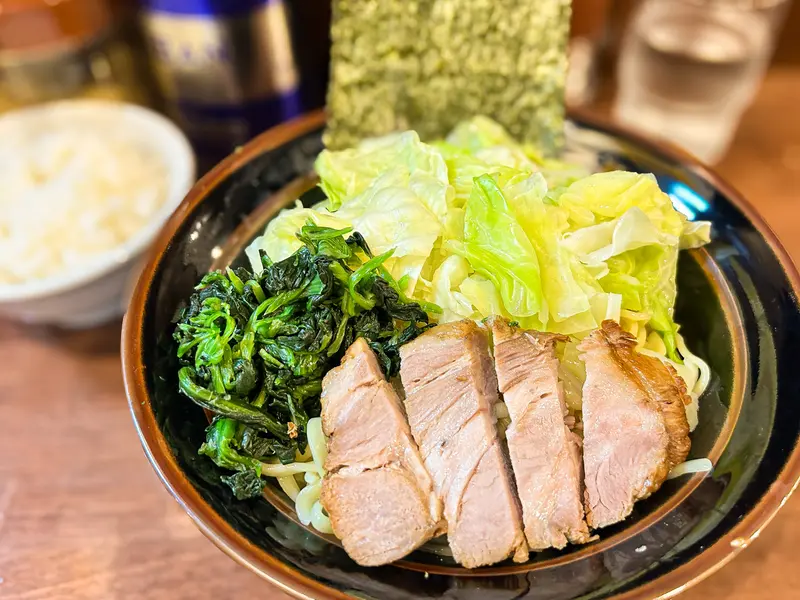 家系ラーメン_まるに家_ラーメン