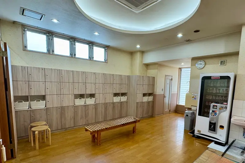 稲荷湯 2階脱衣場