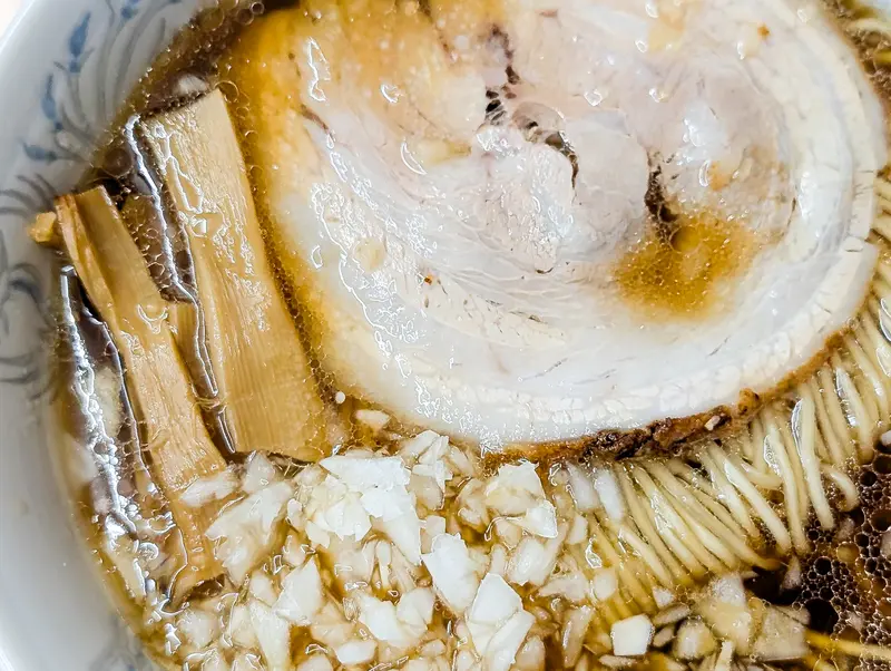 北野タンポポ_八王子ラーメン_玉ねぎ_チャーシュー_メンマ
