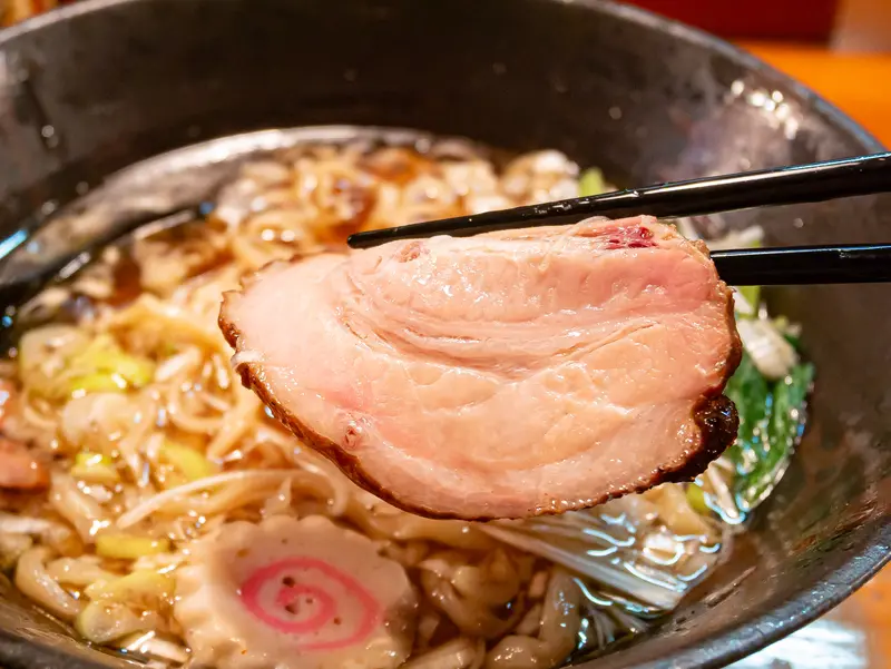百馬_15周年限定_吊るし焼き炭火チャーシュー手打ちタローメン_豚チャーシュー