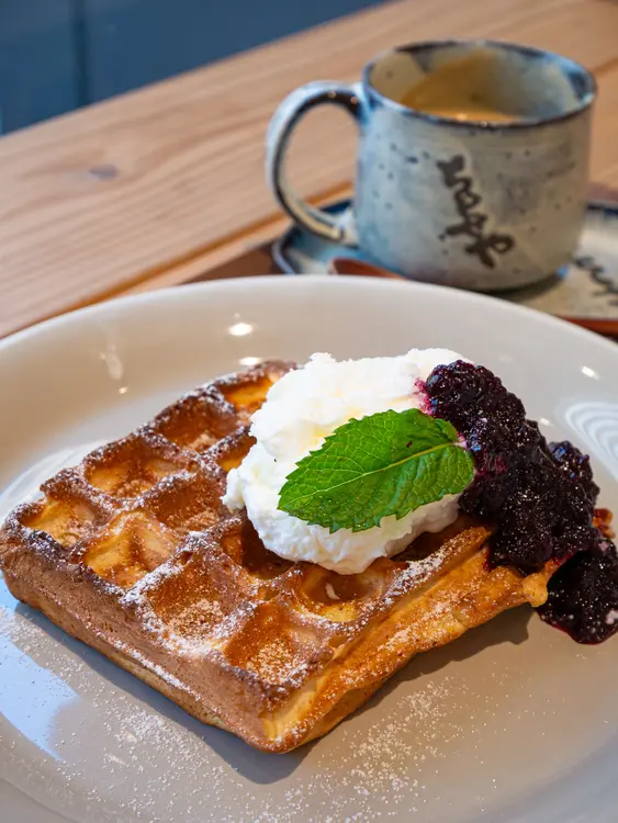ワッフルとコーヒー