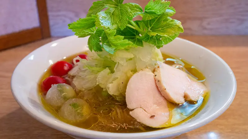 八王子ラーメン_あずき_セロリ麺