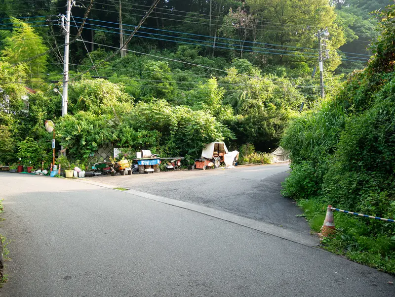 景信山_旧甲州街道_梅の里入り口