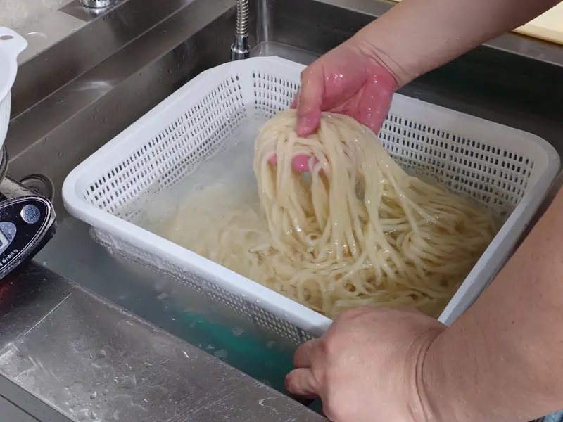 自家讃岐麺処いち撚_豚つけうどん