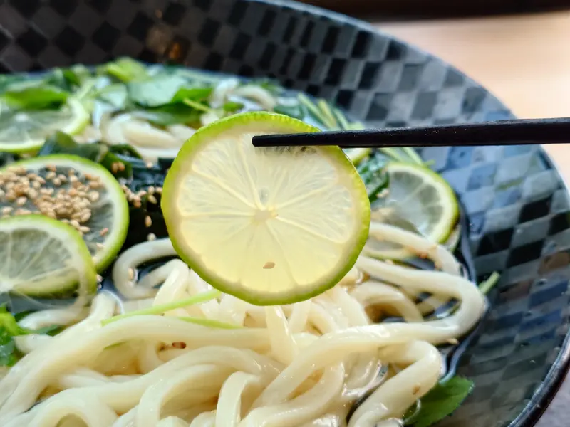 自家讃岐麺処いち撚_レモン冷かけうどん