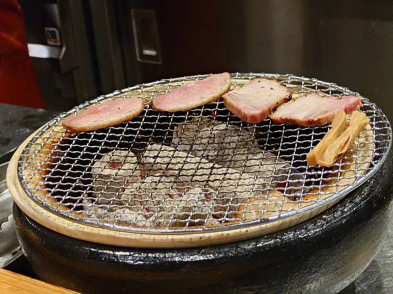 鴨中華そば楓_炭焼鴨肉手もみつけめん