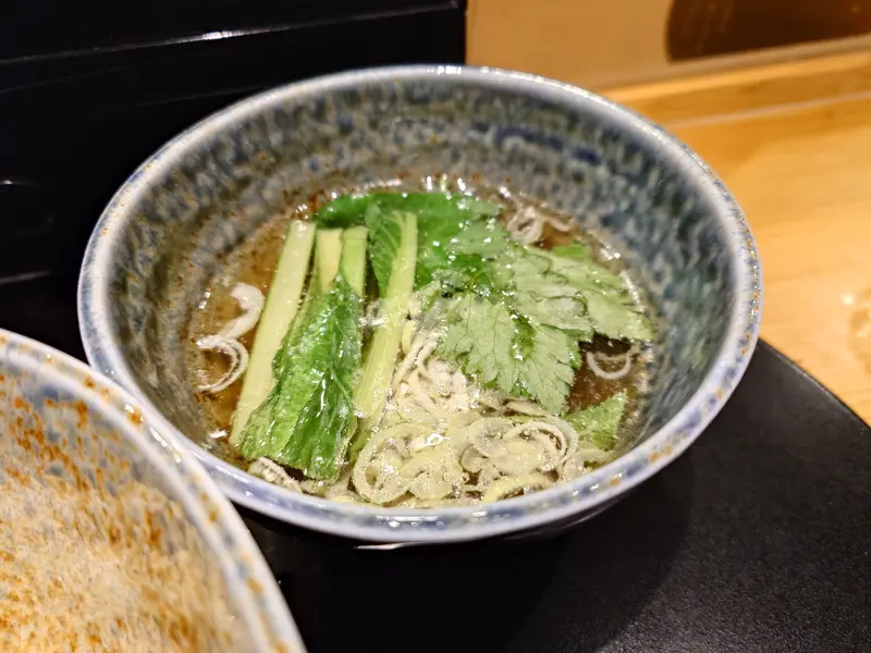 鴨中華そば楓_炭焼鴨肉手もみつけめん