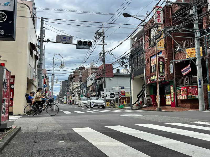 三崎町交差点角にオープン予定のとんこつラーメンよりみち