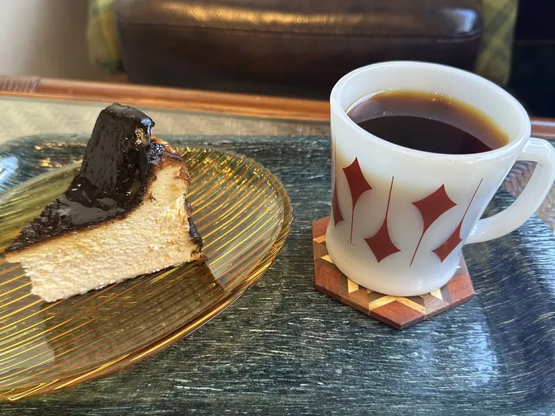 LAMP COFFEE　ブラックコーヒー　子安チーズケーキ