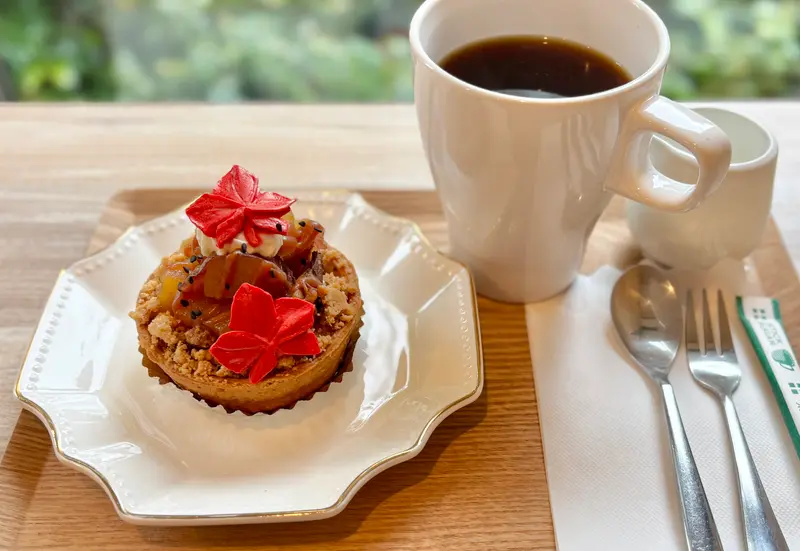 Monde de reve　大学芋風タルトとコーヒー