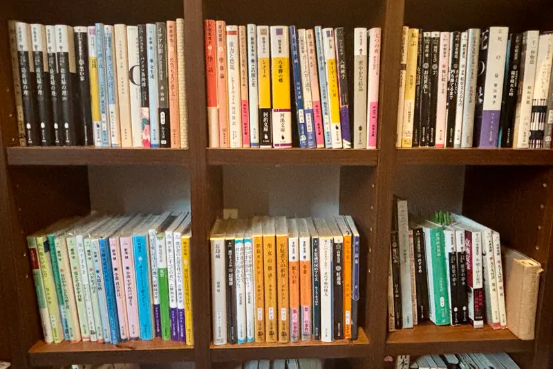 図書喫茶エンデプレオープン_蔵書