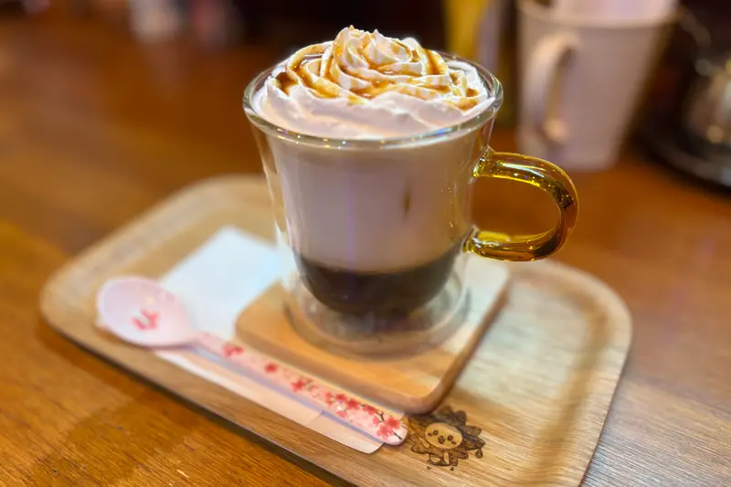 ハンドメイドカフェSAKU_黒糖カフェオレ