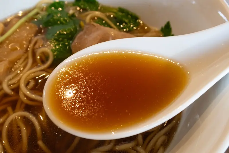 朝の煮干らーめん スープ