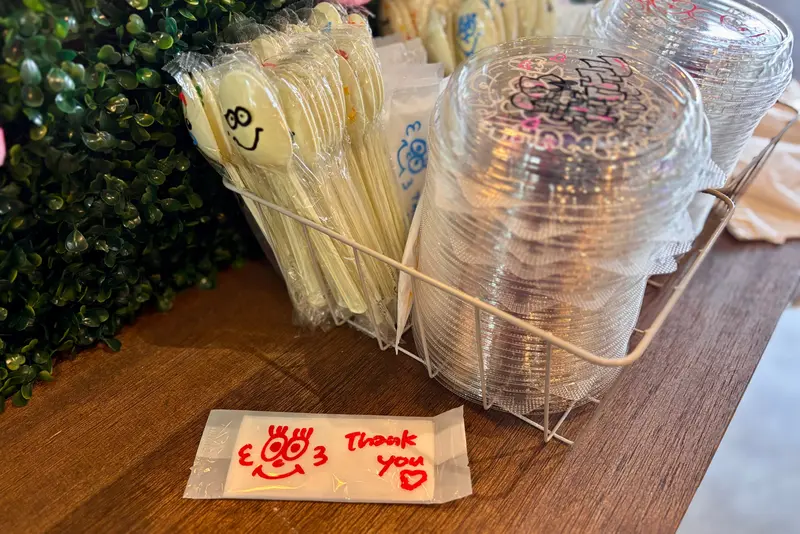 アサイー工房八王子高尾店_テイクアウト容器