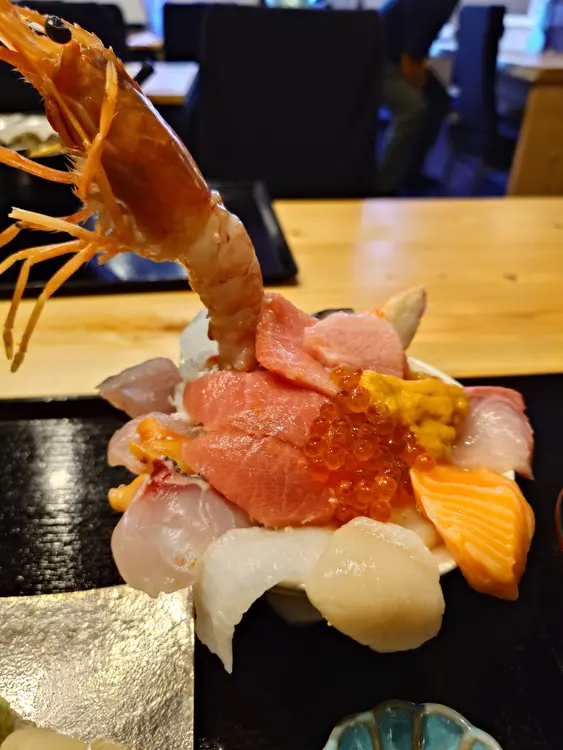八王子水産だｮ！全員集合！_大将おまかせ丼