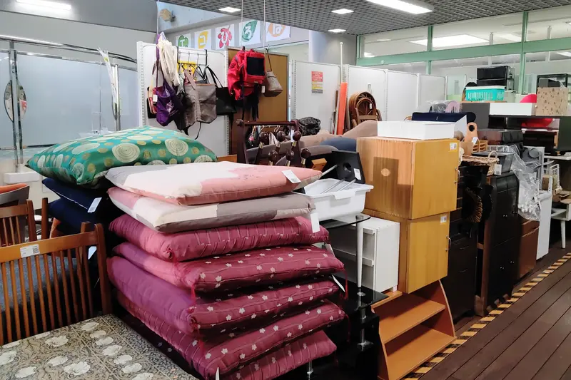 「あったかホール」内にある不用品リユース事業「ジモティースポット八王子」で購入できるリユース品