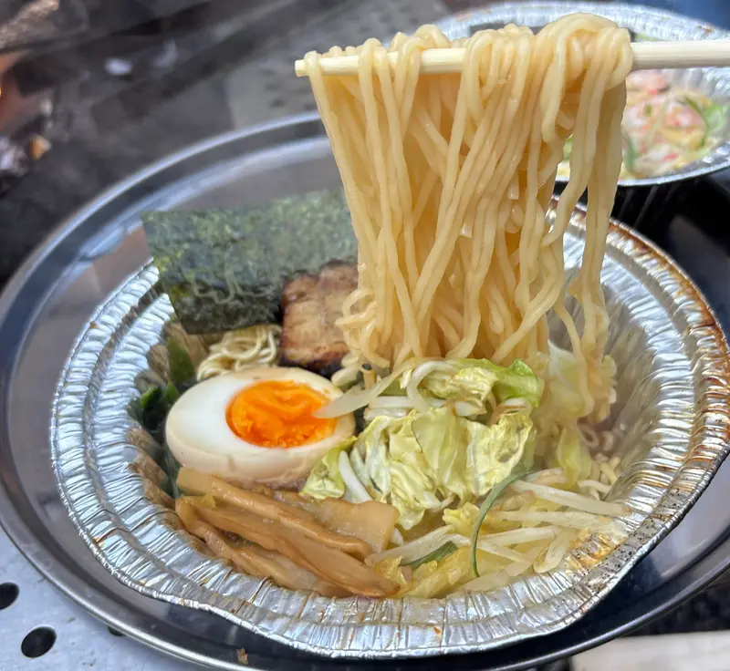 タキビメン　麺ひとすくい