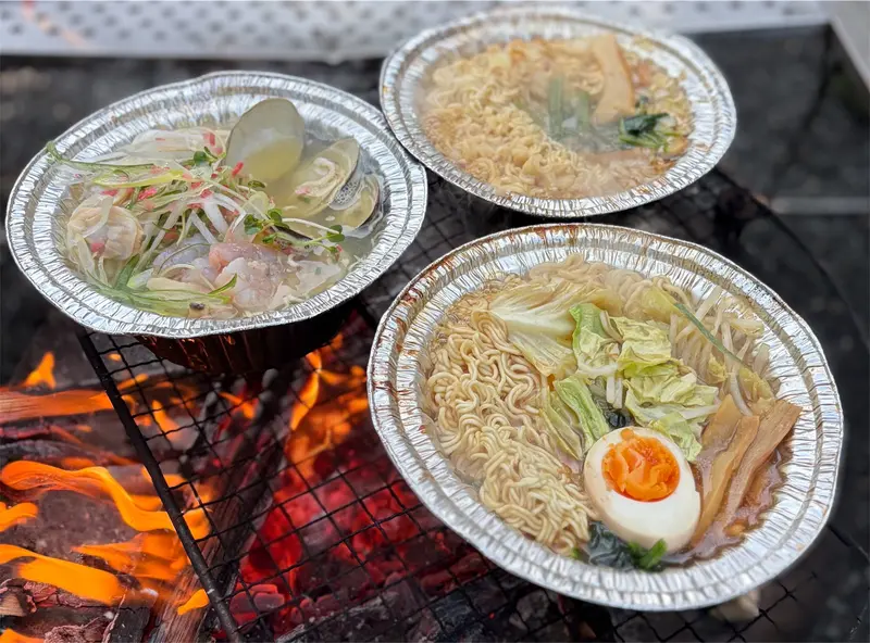 タキビメン　調理中