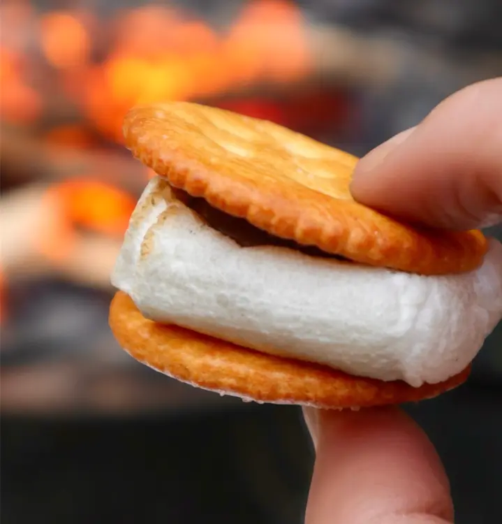 タキビメン　マシュマロサンド