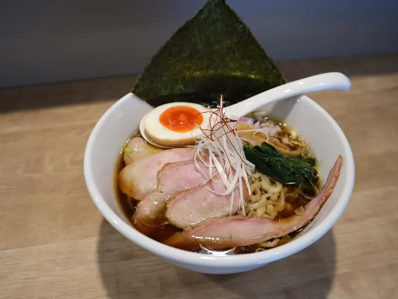 手打ち麺で味わう小麦香る一杯！八王子・明神町に『中華そば むぎすけ