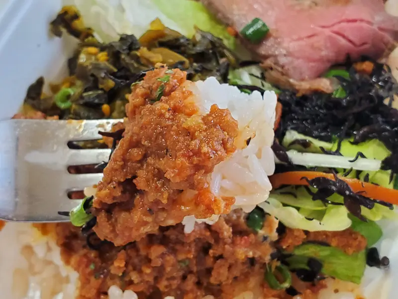 つなぐビレッジハーフ丼