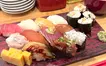 【編集部の日常】日本酒イベント参加店！立ち食い寿司『四十五寿司』のランチ行ってみた！