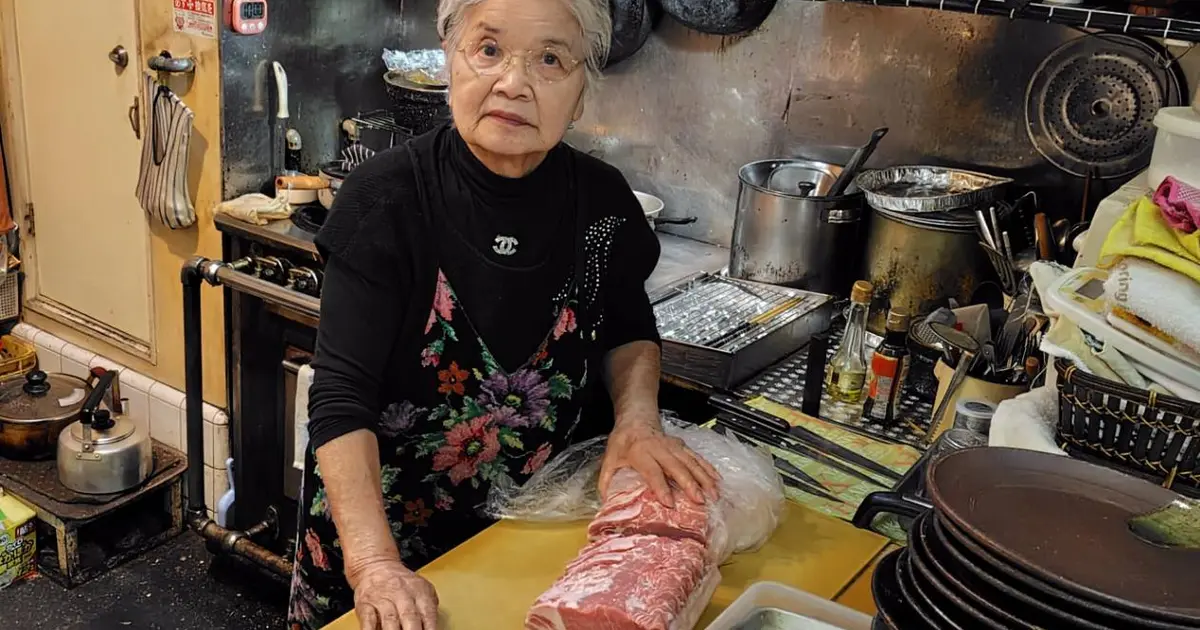86歳の女将が作る極上トンカツ！とんかつ・酒処『象の仔』 | 八王子