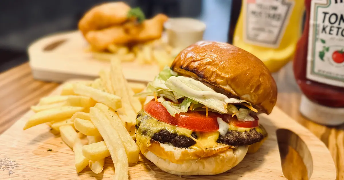 西八王子に誕生！ワンちゃんと同伴OK＆絶品バーガーの『BunBunBun