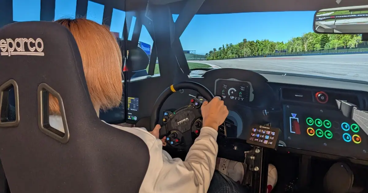北野でレーサー気分！超リアルな走行体験が楽しめる『Moe Drive(モエ